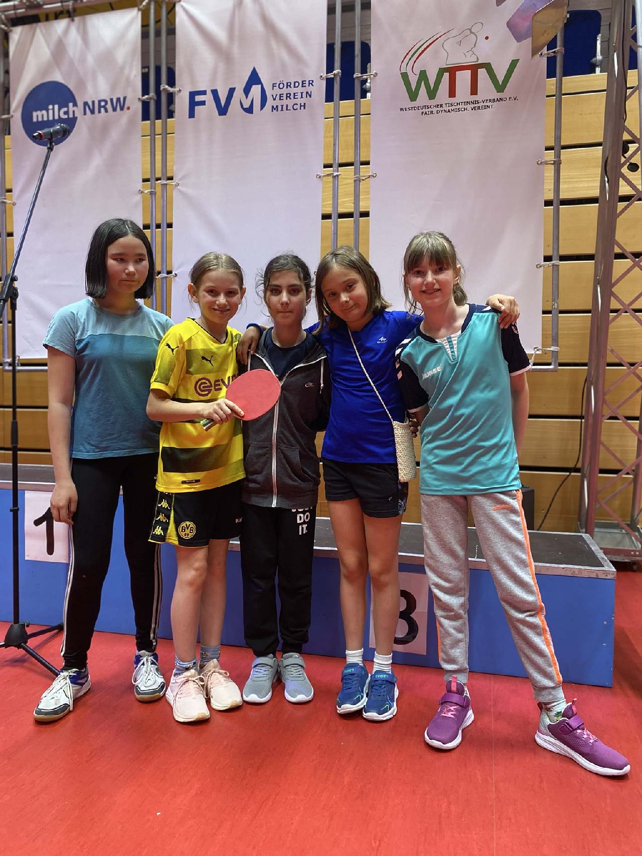 Erfolgreiche Teilnahme des Mädchen-Teams der 5a bei der Tischtennis-Landesmeisterschaft