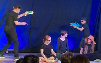 Aufführung der Theater-AG der Klassen 5 bis 7:“Vier Freunde – ungeschlagen. Das BNE-Projekt.“