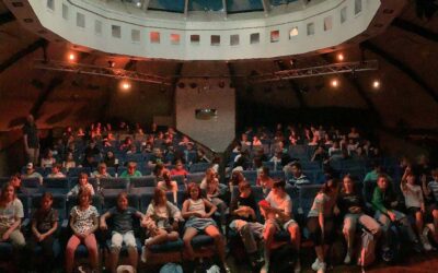 Abenteuerlicher Wandertagsausflug mit dem Jahrgang 5 – „Die Schatzinsel“ live auf der Bühne des Jungen Theaters Bonn