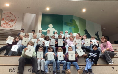 Die Klasse 5d erarbeitet sich den Mikroskopierführerschein!