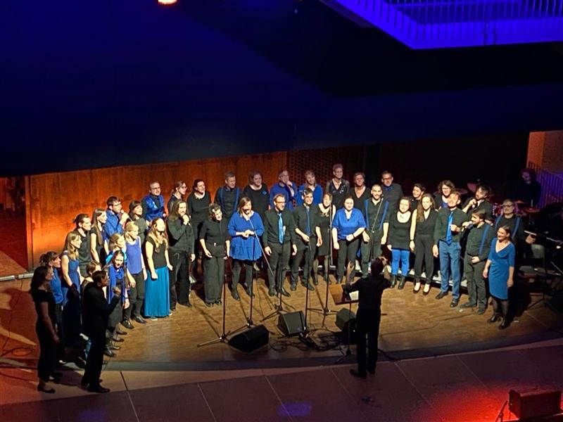 Chorkonzert am AvH: Ein musikalischer Höhepunkt im Jubiläumsjahr